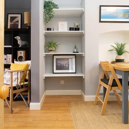 Ferienwohnung Townhouse In Trendy Suburb Of Hoole Chester Exterior foto