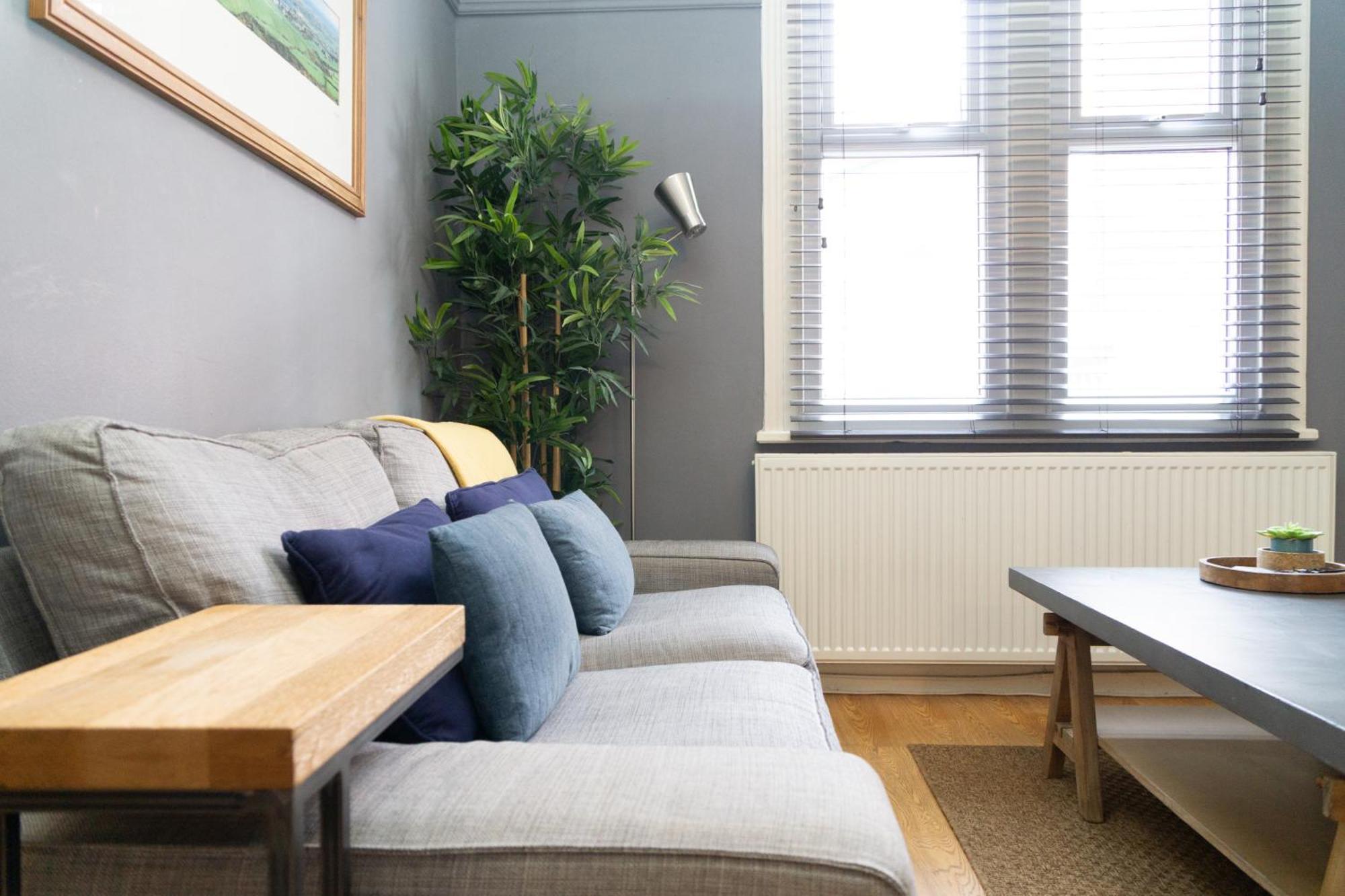 Townhouse In Trendy Suburb Of Hoole