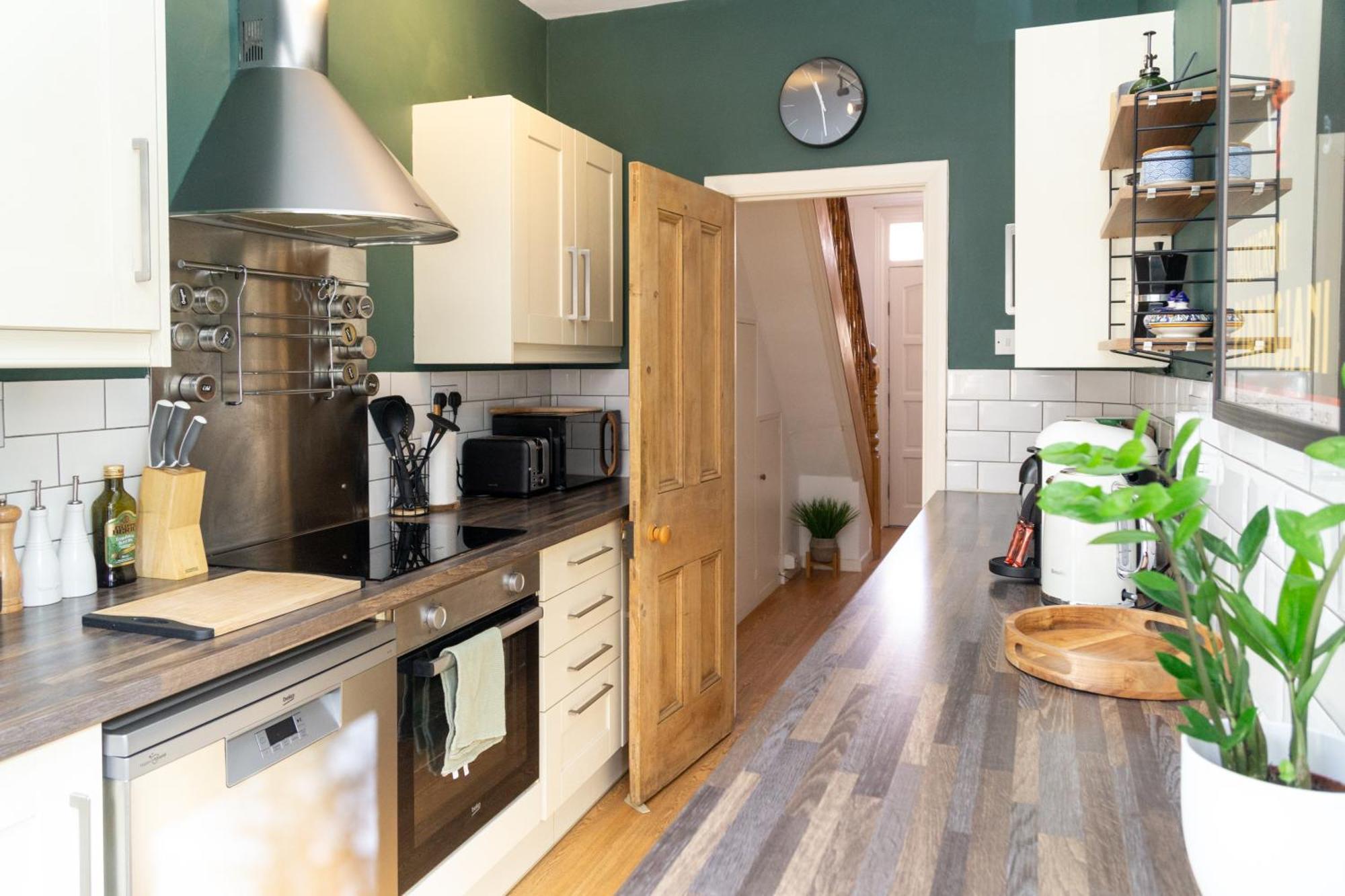 Townhouse In Trendy Suburb Of Hoole Apartamento *