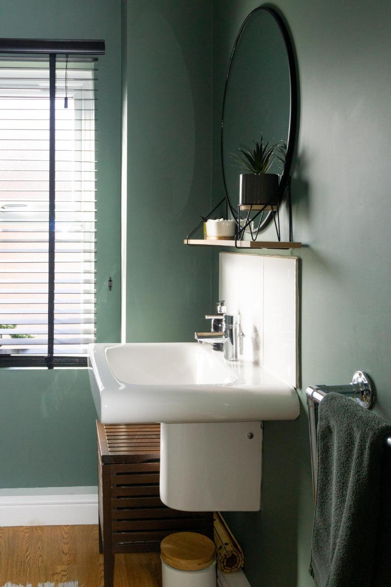 Townhouse In Trendy Suburb Of Hoole *