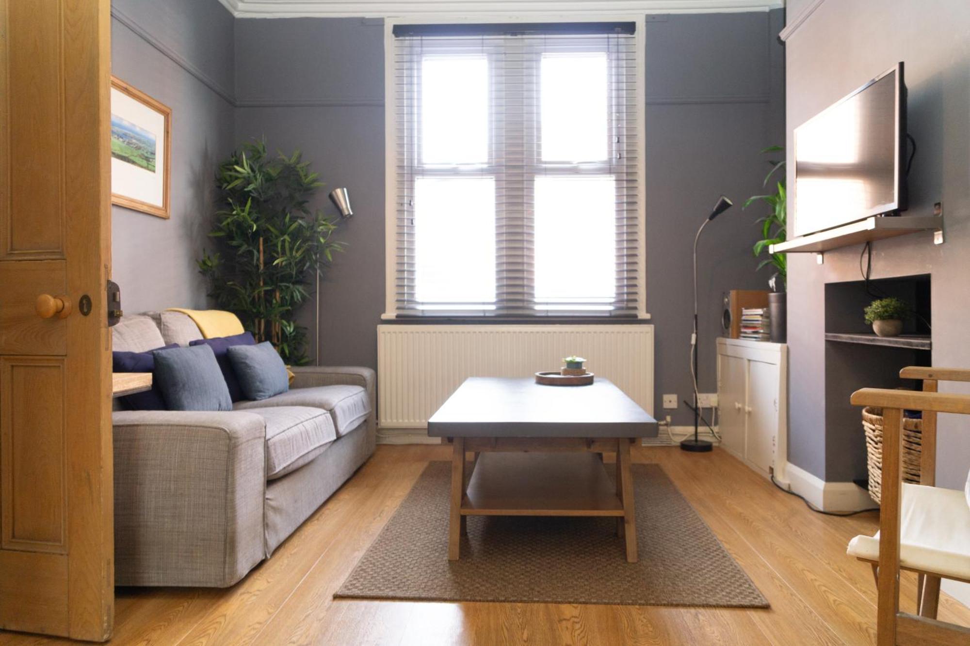 Apartment Townhouse In Trendy Suburb Of Hoole